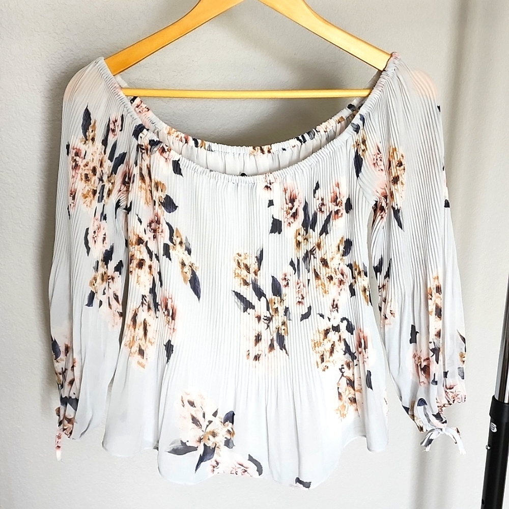 Dynamite Top - Picture 2 of 2